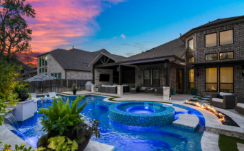 Popular Styles and Types of Custom Pools in Houston TX You Should Know