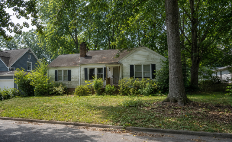 Selling a House As-Is in Apex, North Carolina: Repair, List, or Sell in Its Current Condition?